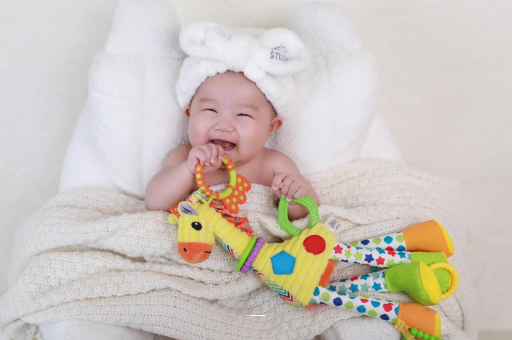 代怀生子好找吗怀孕早期肚子胀气