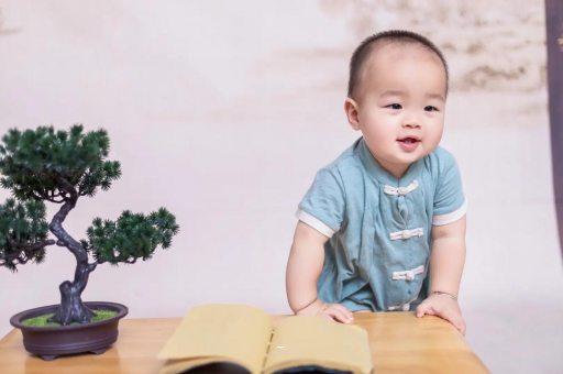 代怀生子好找吗宝宝尿尿浑浊